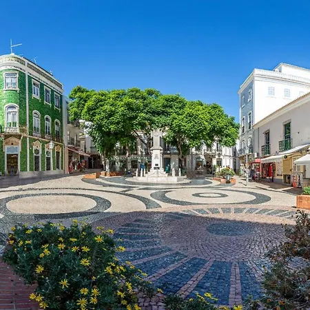 Charming And Modern With Balcony 2 Min Old Town