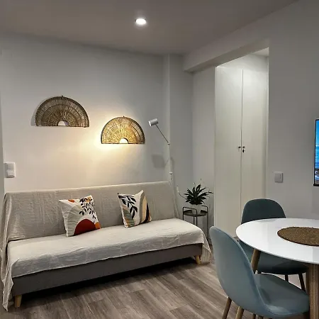 Διαμέρισμα Charming And Modern With Balcony 2 Min Old Town Λάγος