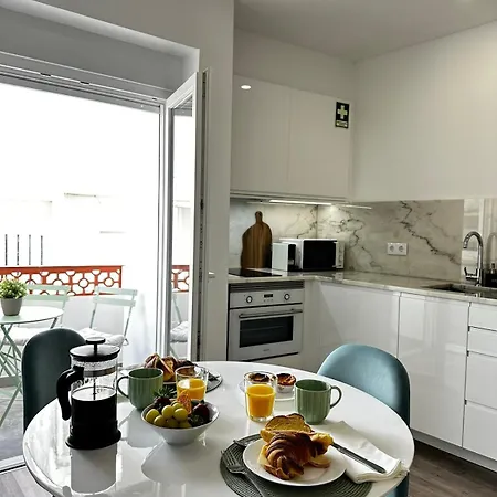 Διαμέρισμα Charming And Modern With Balcony 2 Min Old Town *